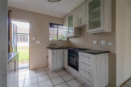False - Townhouse For Sale in Roodepoort West, Roodepoort, Gauteng - M119682