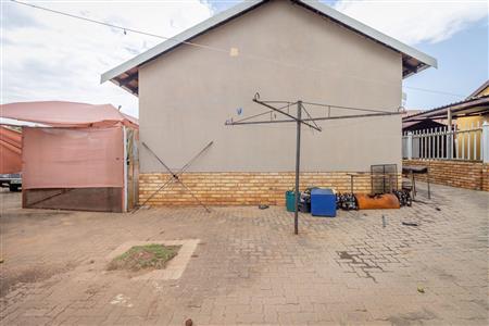 False - House For Sale in Tlhabane West, Rustenburg, North West - M119750