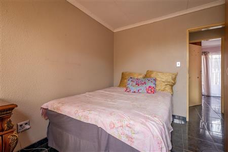 False - House For Sale in Tlhabane West, Rustenburg, North West - M119750