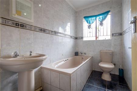 False - House For Sale in Tlhabane West, Rustenburg, North West - M119750