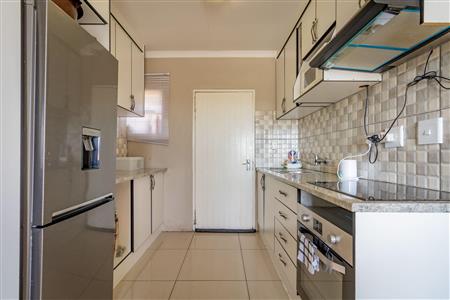 False - Apartment For Sale in Fleurhof, Roodepoort, Gauteng - M119152