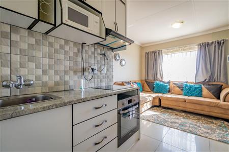 False - Apartment For Sale in Fleurhof, Roodepoort, Gauteng - M119152