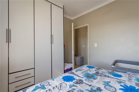 False - Apartment For Sale in Fleurhof, Roodepoort, Gauteng - M119152
