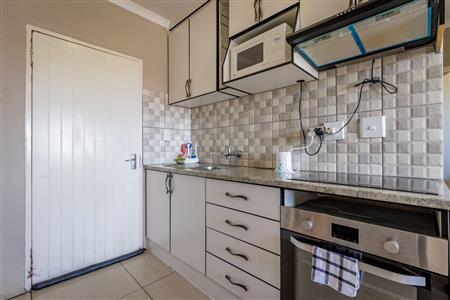 False - Apartment For Sale in Fleurhof, Roodepoort, Gauteng - M119152