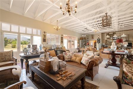 False - House For Sale in Sir Lowrys Pass, Somerset West, Western Cape - M120000