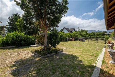 False - House For Sale in Sir Lowrys Pass, Somerset West, Western Cape - M120000