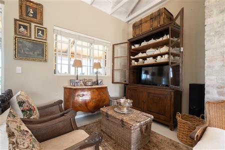 False - House For Sale in Sir Lowrys Pass, Somerset West, Western Cape - M120000
