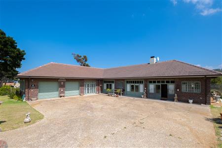 False - House For Sale in Sir Lowrys Pass, Somerset West, Western Cape - M120000