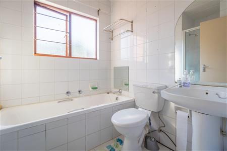 False - Apartment For Sale in Little Falls, Roodepoort, Gauteng - M120024