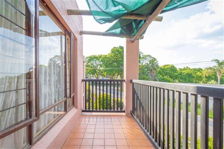 False - Apartment For Sale in Little Falls, Roodepoort, Gauteng - M120024