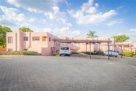 False - Apartment For Sale in Little Falls, Roodepoort, Gauteng - M120024