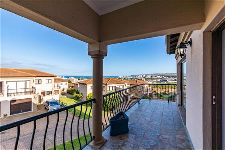 False - Townhouse for sale in Island View, Mossel Bay - M120054