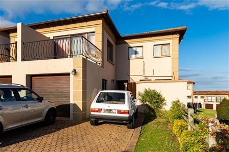 False - Townhouse for sale in Island View, Mossel Bay - M120054