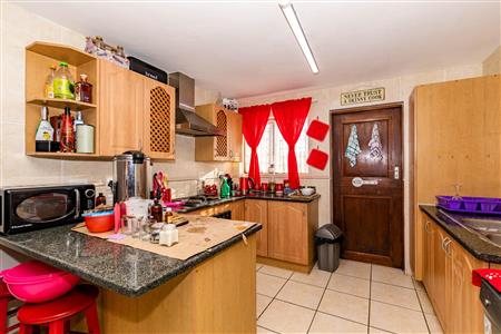 False - Townhouse for sale in Island View, Mossel Bay - M120054