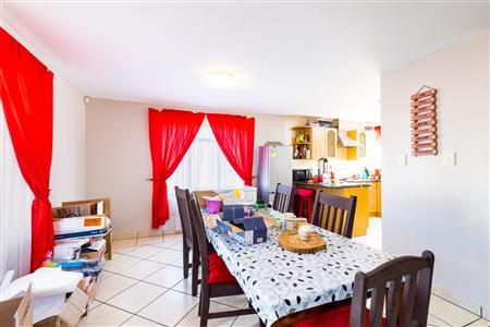 False - Townhouse for sale in Island View, Mossel Bay - M120054