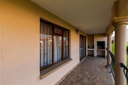 False - Townhouse for sale in Island View, Mossel Bay - M120054