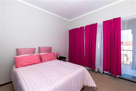 False - Townhouse for sale in Island View, Mossel Bay - M120054
