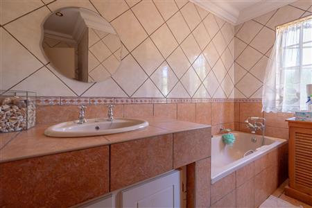 False - Farm For Sale in Wigwam, Rustenburg, North West - M120075