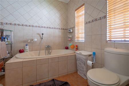 False - Farm For Sale in Wigwam, Rustenburg, North West - M120075