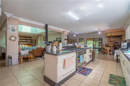 False - Farm For Sale in Wigwam, Rustenburg, North West - M120075
