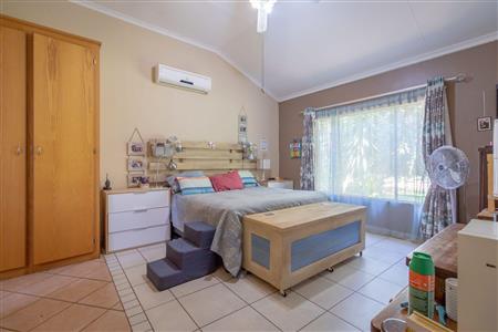 False - Farm For Sale in Wigwam, Rustenburg, North West - M120075