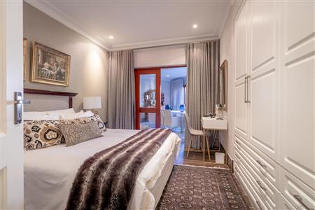 False - Apartment For Sale in Hyde Park, Sandton, Gauteng - M120140