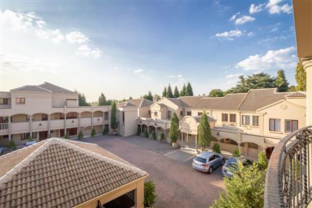 False - Apartment For Sale in Hyde Park, Sandton, Gauteng - M120140