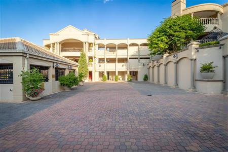 False - Apartment For Sale in Hyde Park, Sandton, Gauteng - M120140