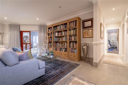 False - Apartment For Sale in Hyde Park, Sandton, Gauteng - M120140