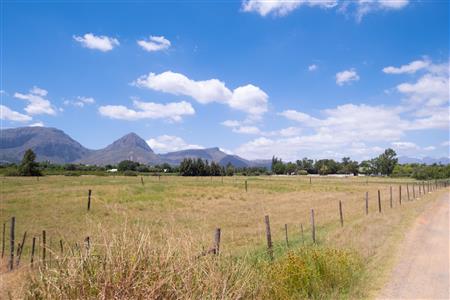 False - Farm For Sale in Klein Drakenstein, Paarl, Western Cape - M120164