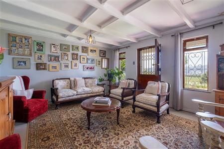 False - Farm For Sale in Klein Drakenstein, Paarl, Western Cape - M120164
