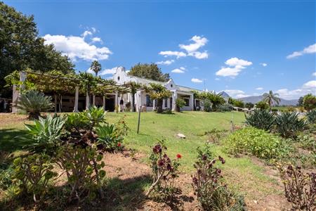 False - Farm For Sale in Klein Drakenstein, Paarl, Western Cape - M120164