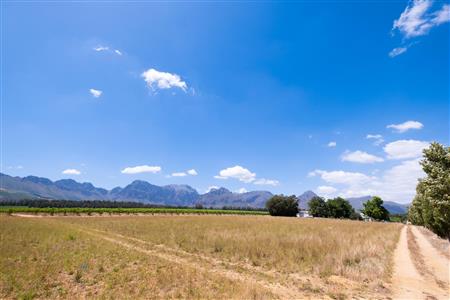 False - Farm For Sale in Klein Drakenstein, Paarl, Western Cape - M120164