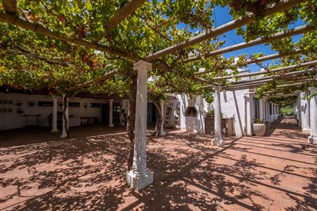False - Farm For Sale in Klein Drakenstein, Paarl, Western Cape - M120164