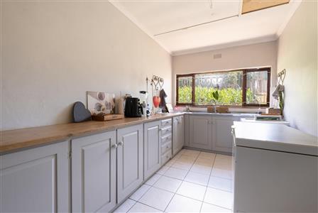 False - Farm For Sale in Klein Drakenstein, Paarl, Western Cape - M120164
