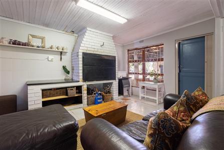 False - Farm For Sale in Klein Drakenstein, Paarl, Western Cape - M120164