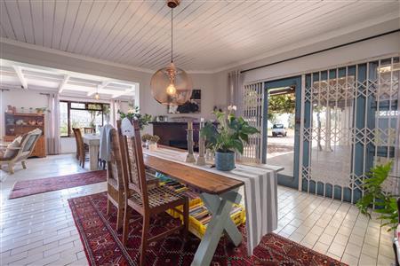 False - Farm For Sale in Klein Drakenstein, Paarl, Western Cape - M120164