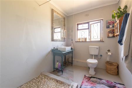 False - Farm For Sale in Klein Drakenstein, Paarl, Western Cape - M120164