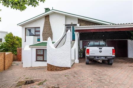 False - House sold in Bayview, Hartenbos - M120184