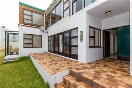 False - House sold in Bayview, Hartenbos - M120184