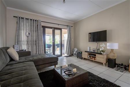 False - Apartment For Sale in Sunninghill, Sandton, Gauteng - M120186
