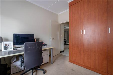False - Apartment For Sale in Sunninghill, Sandton, Gauteng - M120186