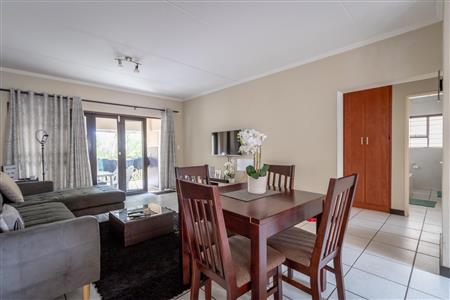 False - Apartment For Sale in Sunninghill, Sandton, Gauteng - M120186
