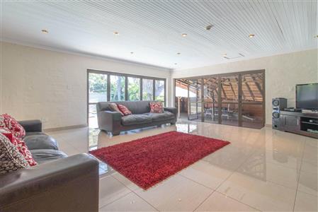 False - House For Sale in Bryanston, Sandton, Gauteng - M120139