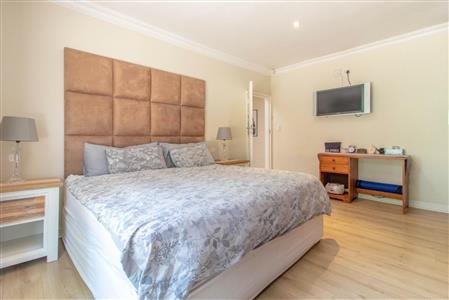 False - House For Sale in Bryanston, Sandton, Gauteng - M120139