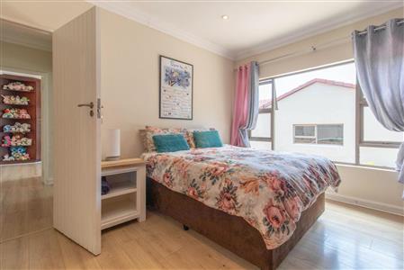 False - House For Sale in Bryanston, Sandton, Gauteng - M120139