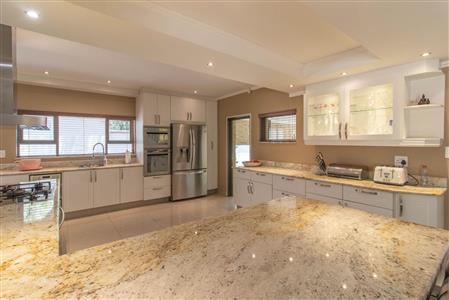 False - House For Sale in Bryanston, Sandton, Gauteng - M120139