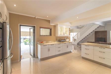 False - House For Sale in Bryanston, Sandton, Gauteng - M120139