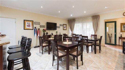 False - House For Sale in Parktown North, Johannesburg, Gauteng - M120311