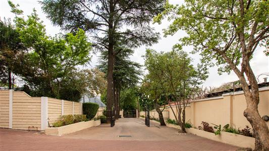 False - House For Sale in Parktown North, Johannesburg, Gauteng - M120311